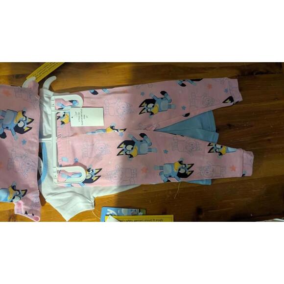 2t bluey pajamas, 4 pieces, new with tags - Picture 4 of 5